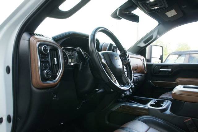 Used 2020 Chevrolet Silverado 2500 High Country w/ Safety Package II image 17