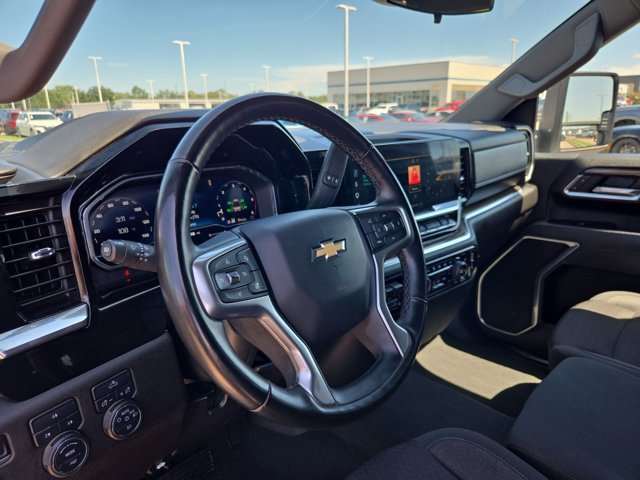 Used 2025 Chevrolet Silverado 2500 LT AWD/4WD image 12
