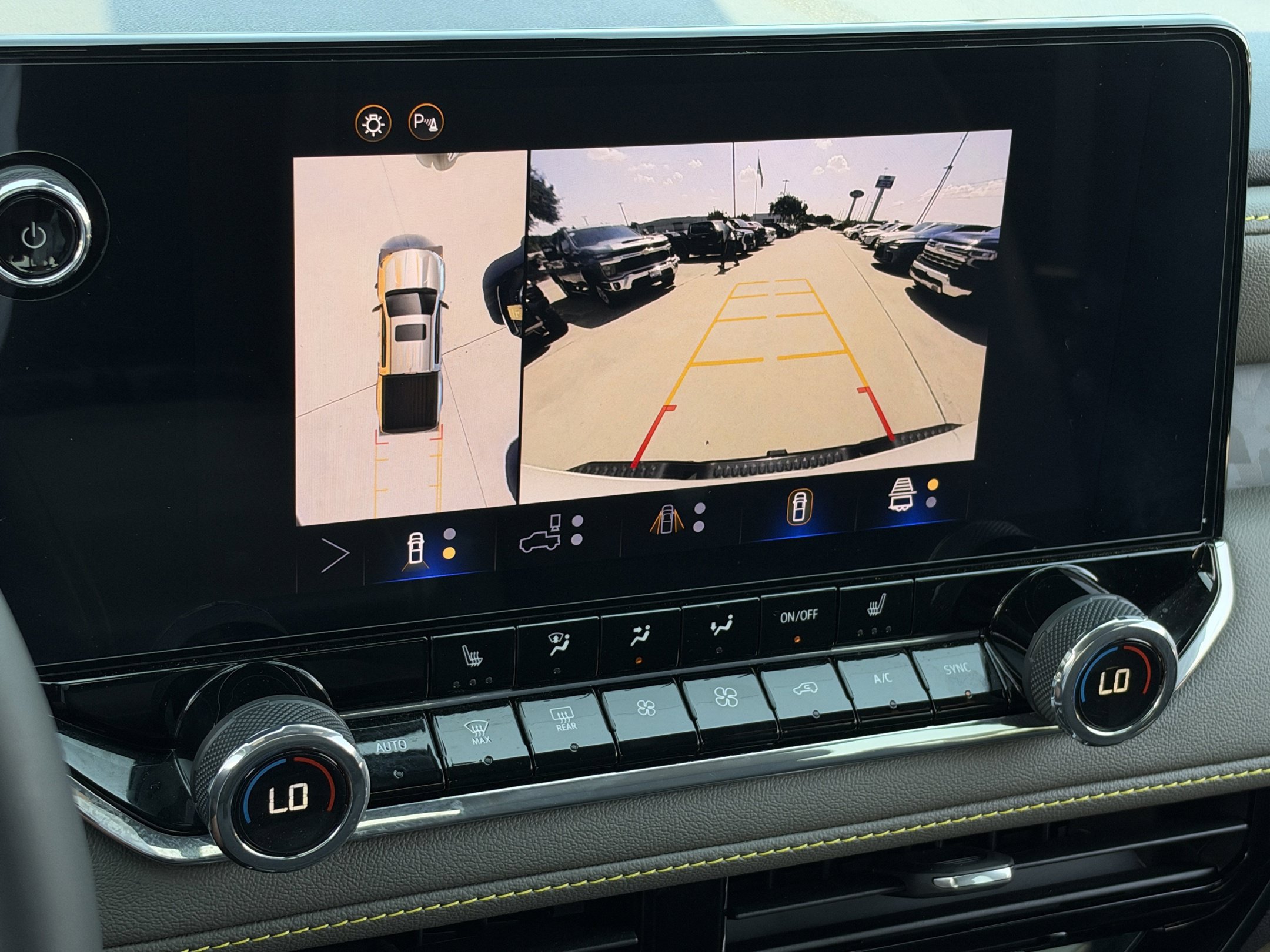 Used 2024 Chevrolet Colorado ZR2 w/ Technology Package AWD/4WD image 20