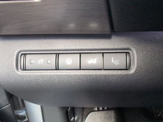 Used 2022 Nissan Pathfinder Platinum w/ Cargo Package image 20