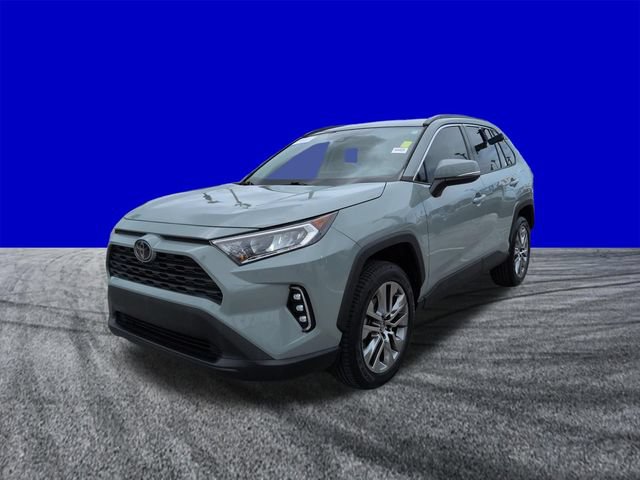 Used 2019 Toyota RAV4 XLE Premium w/ Cold Weather Package FWD image 8