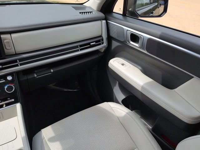 Used 2025 Hyundai Santa Fe SEL image 18
