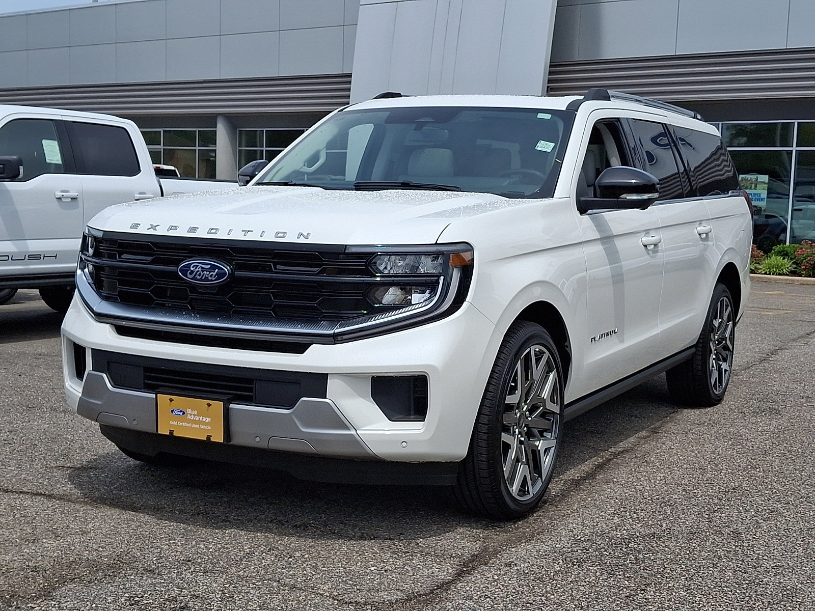 Certified 2026 Ford Expedition Max Platinum w/ Platinum Ultimate Package AWD/4WD image 4