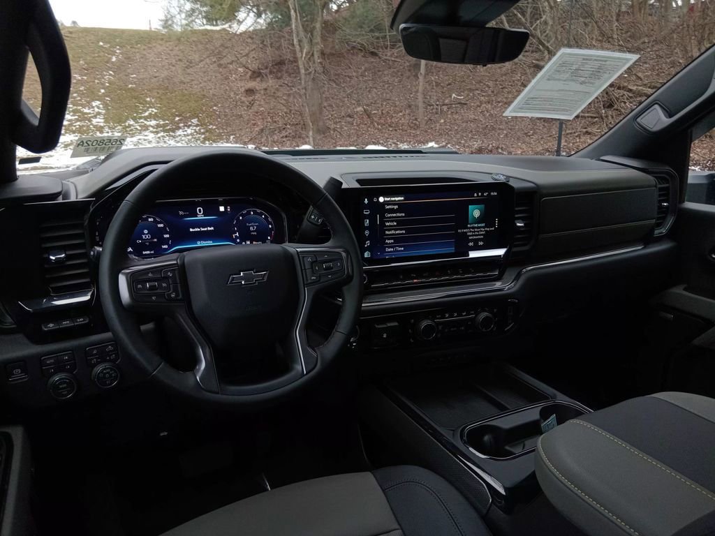 Used 2025 Chevrolet Silverado 2500 ZR2 w/ Technology Package image 19