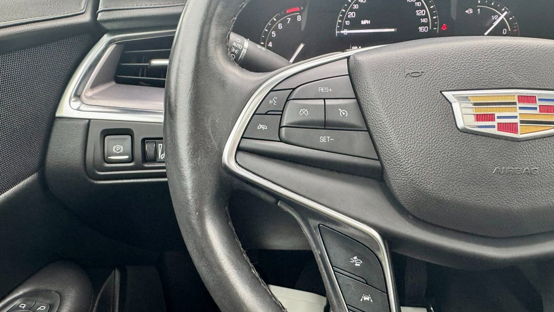 Used 2018 Cadillac XT5 Luxury w/ Driver Awareness Package image 31