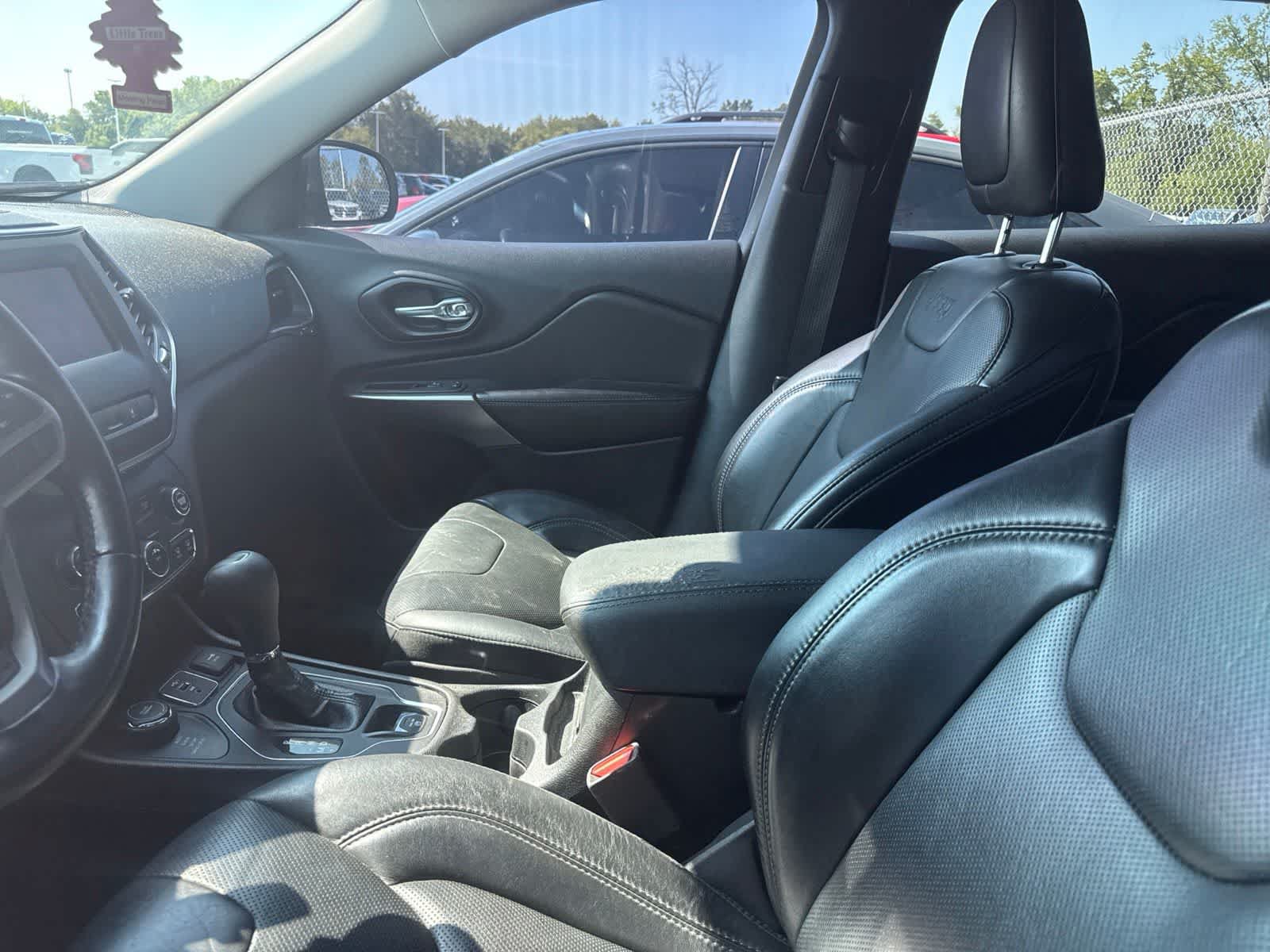 Used 2021 Jeep Cherokee Latitude Lux AWD/4WD image 31