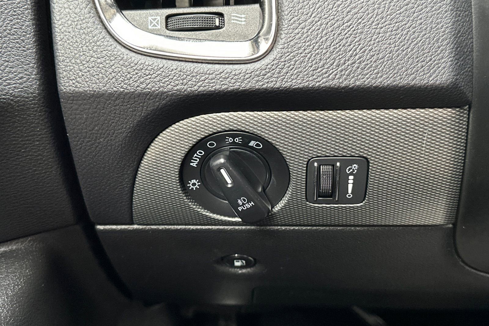Used 2020 Dodge Durango GT AWD/4WD image 29