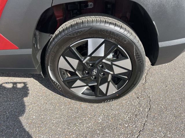 Used 2025 Hyundai Kona SEL AWD/4WD image 6