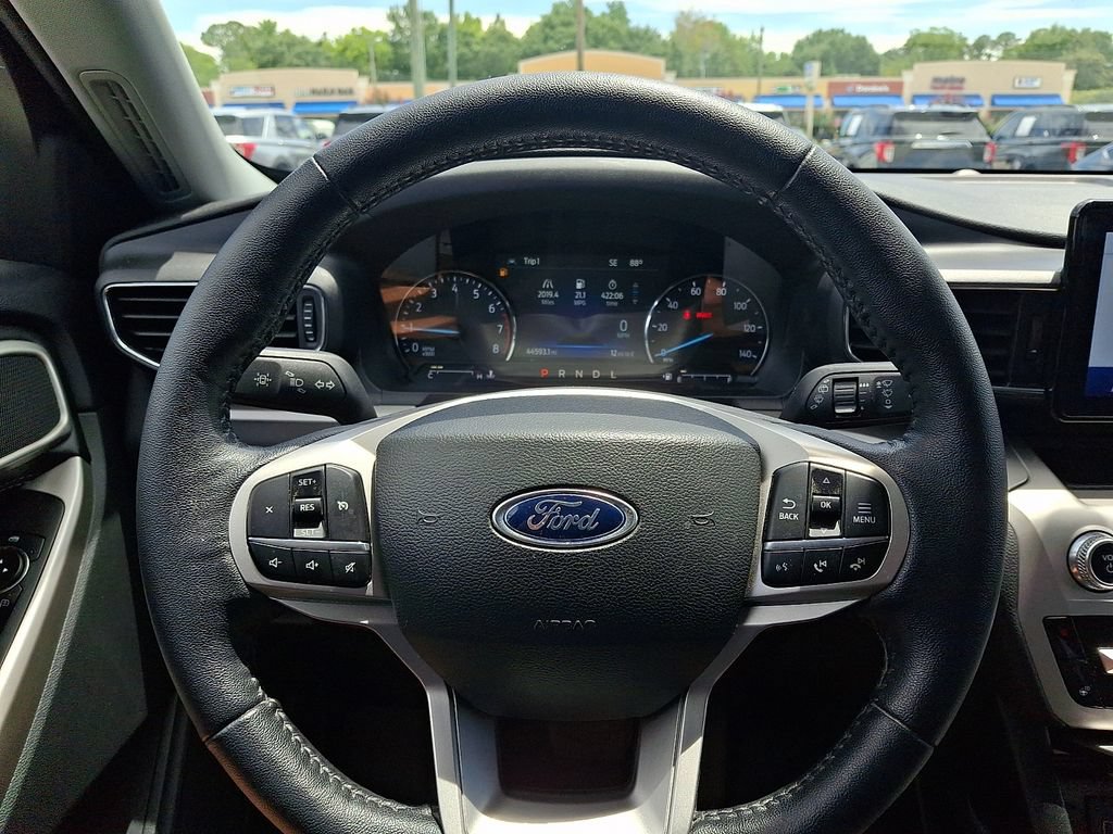 Certified 2022 Ford Explorer XLT w/ Equipment Group 202A AWD/4WD image 19