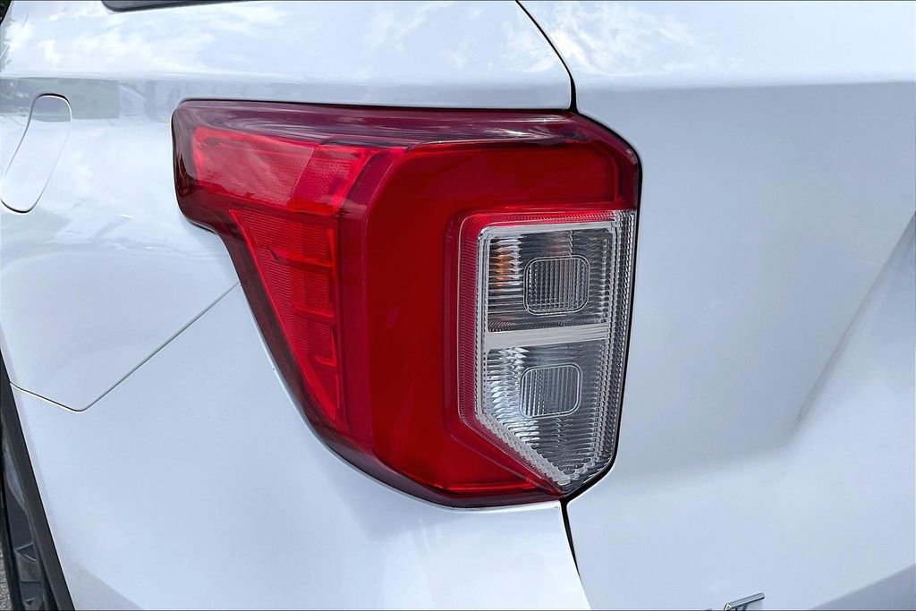 Certified 2023 Ford Explorer XLT w/ Equipment Group 202A RWD image 20