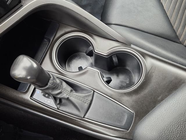 Used 2021 Toyota Camry SE image 19