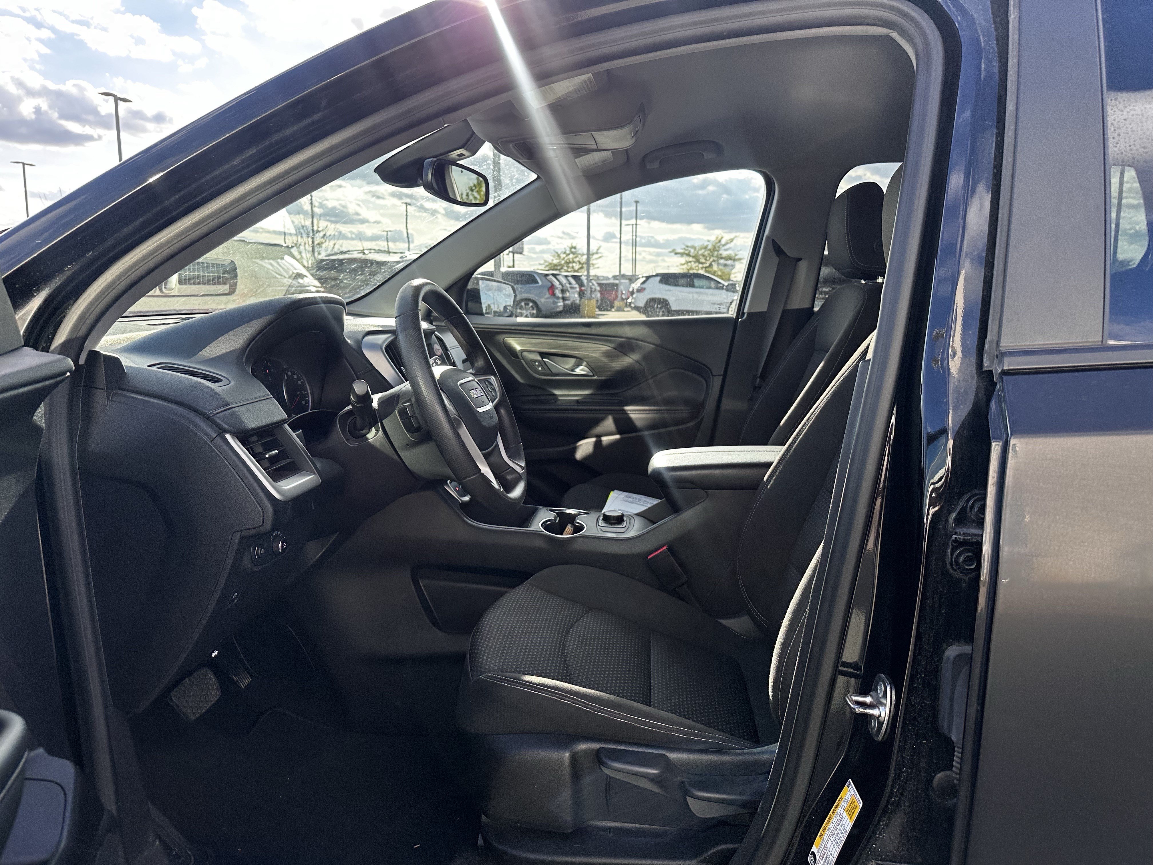 Used 2024 GMC Terrain SLE AWD/4WD image 8