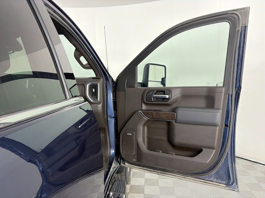 Used 2020 GMC Sierra 3500 Denali w/ Denali Ultimate Package image 30