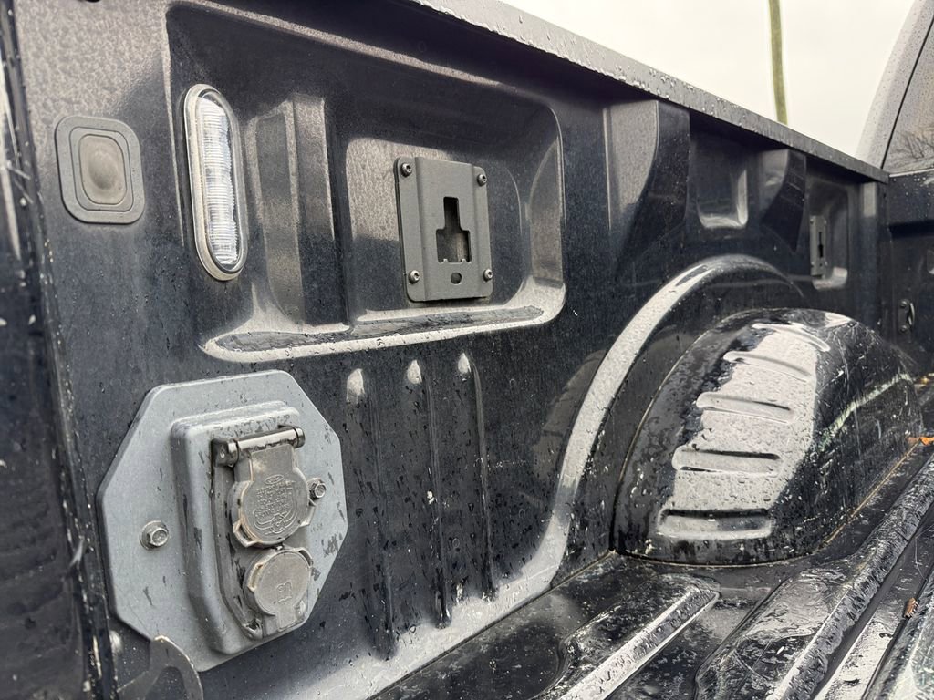 Certified 2022 Ford F350 Platinum w/ Tremor Off-Road Package image 17