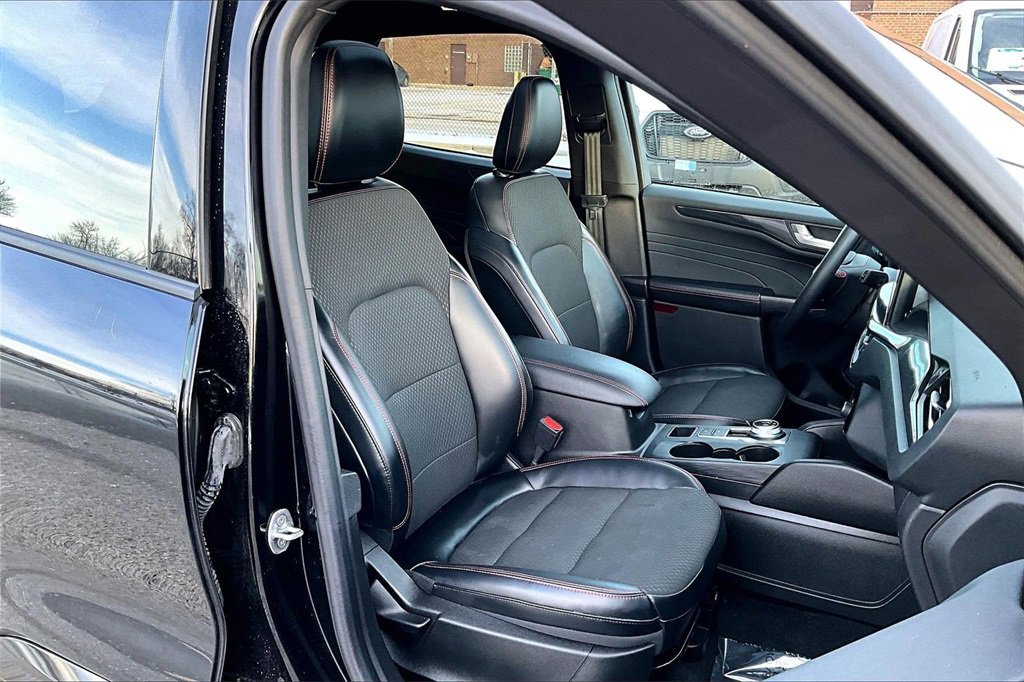 Certified 2023 Ford Escape ST-Line w/ Tech Pack #1 image 7