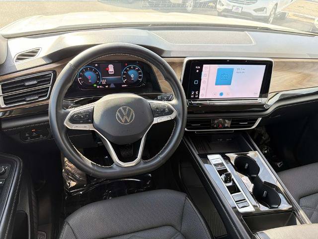 Used 2025 Volkswagen Atlas SE FWD image 19