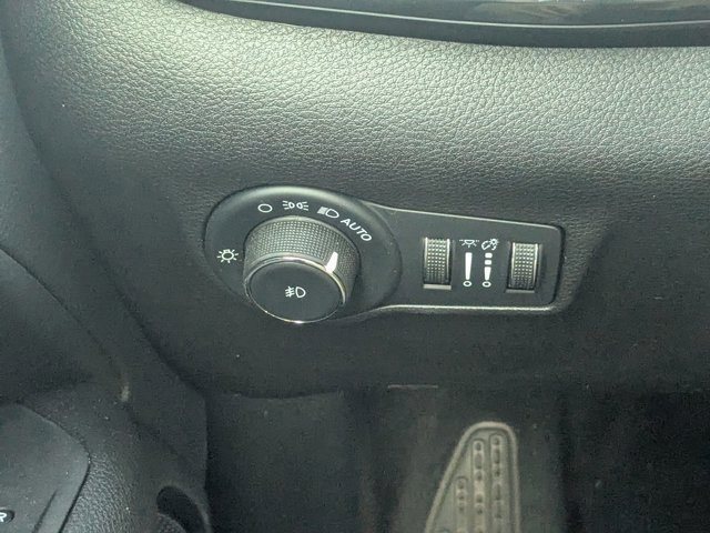 Used 2023 Jeep Compass Trailhawk image 15