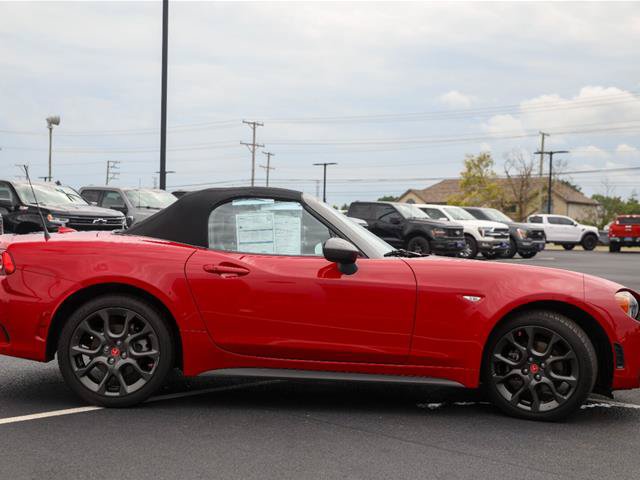 Used 2017 FIAT 124 Spider Abarth RWD image 13