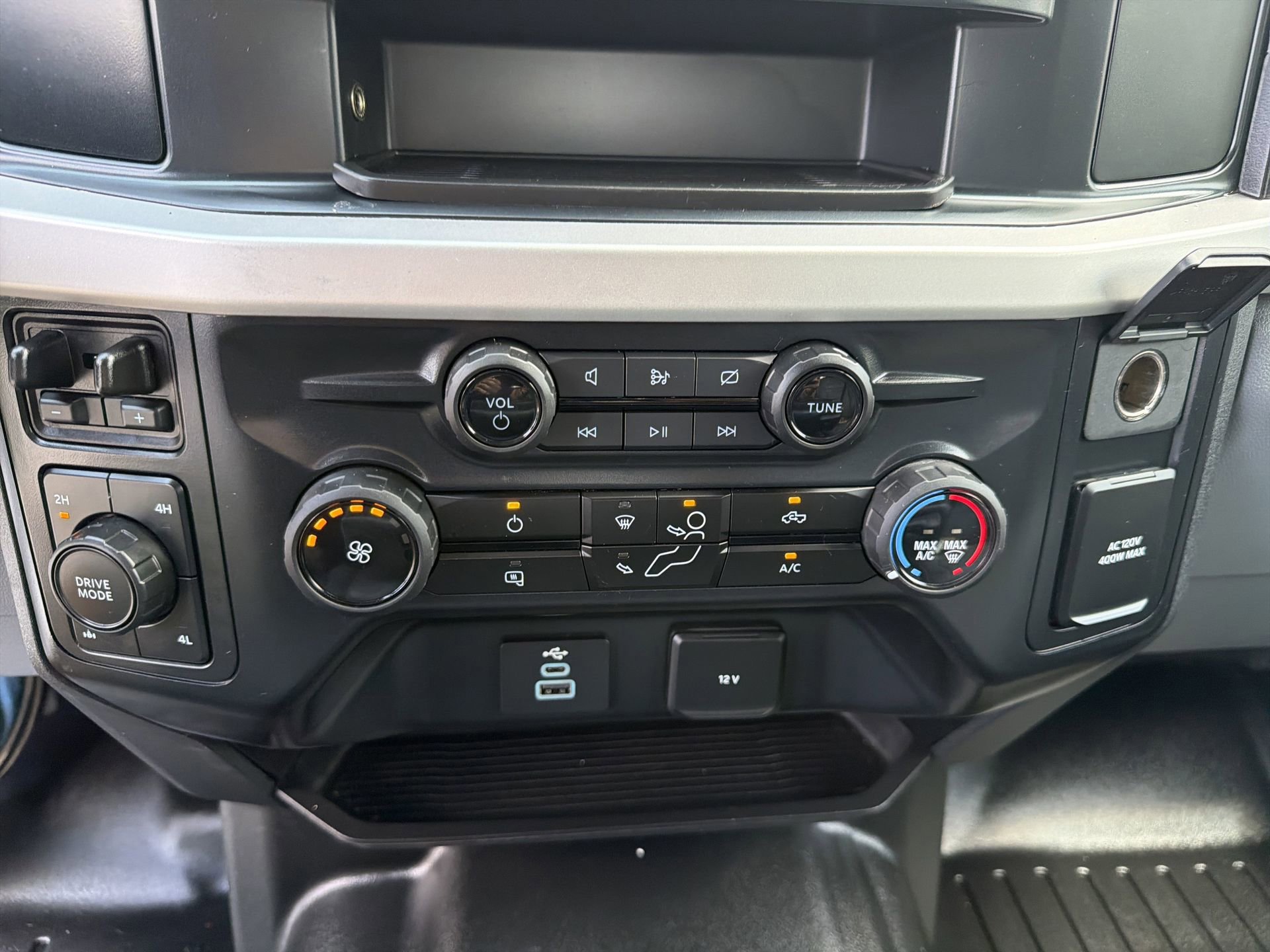 Certified 2024 Ford F250 XL w/ FX4 Off-Road Package image 12