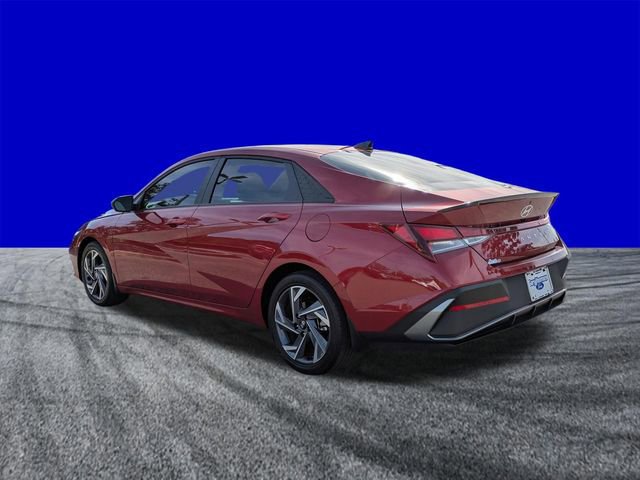 Used 2025 Hyundai Elantra Sport image 3