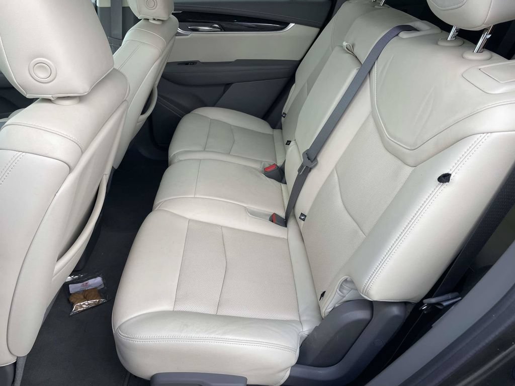 Used 2020 Cadillac XT6 Premium Luxury FWD image 12