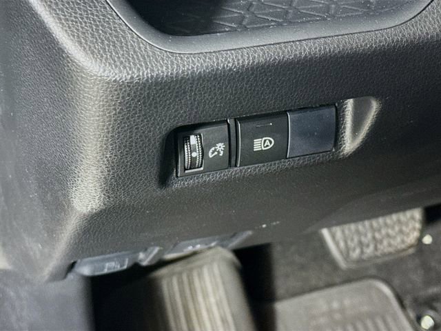 Used 2019 Toyota RAV4 XLE image 12