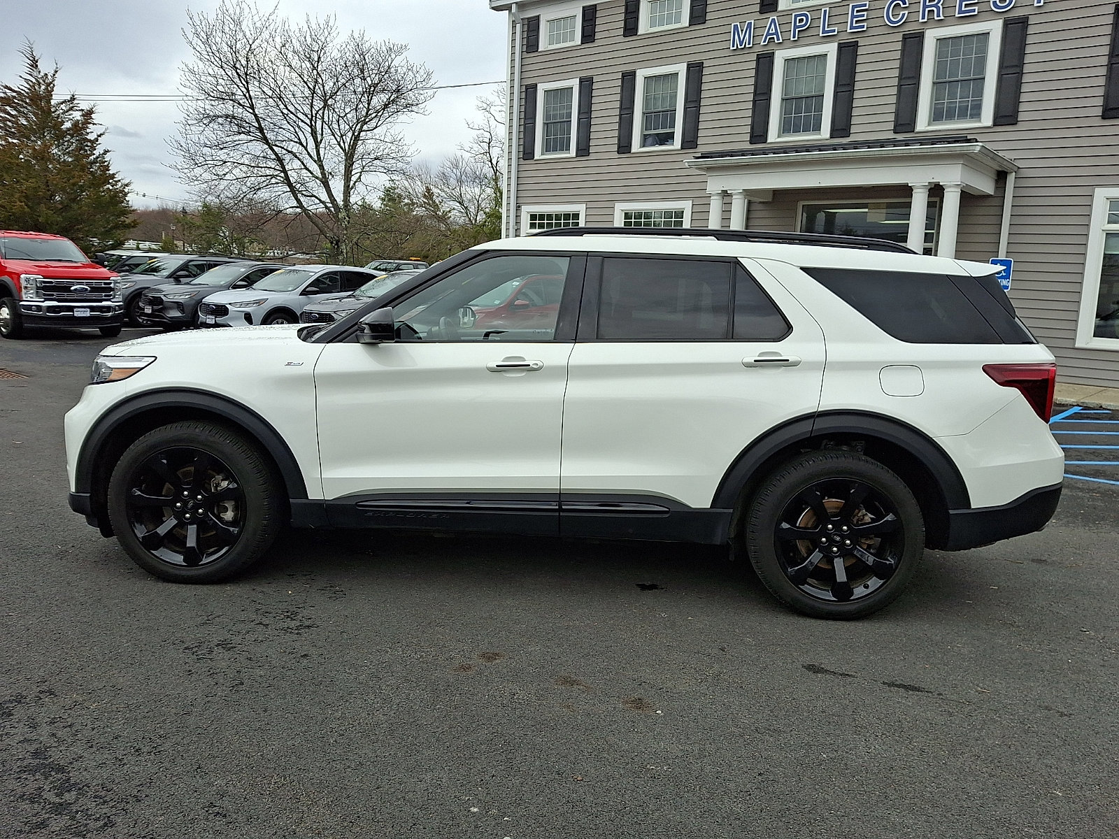 Certified 2023 Ford Explorer ST-Line w/ Class IV Trailer Tow Package image 2