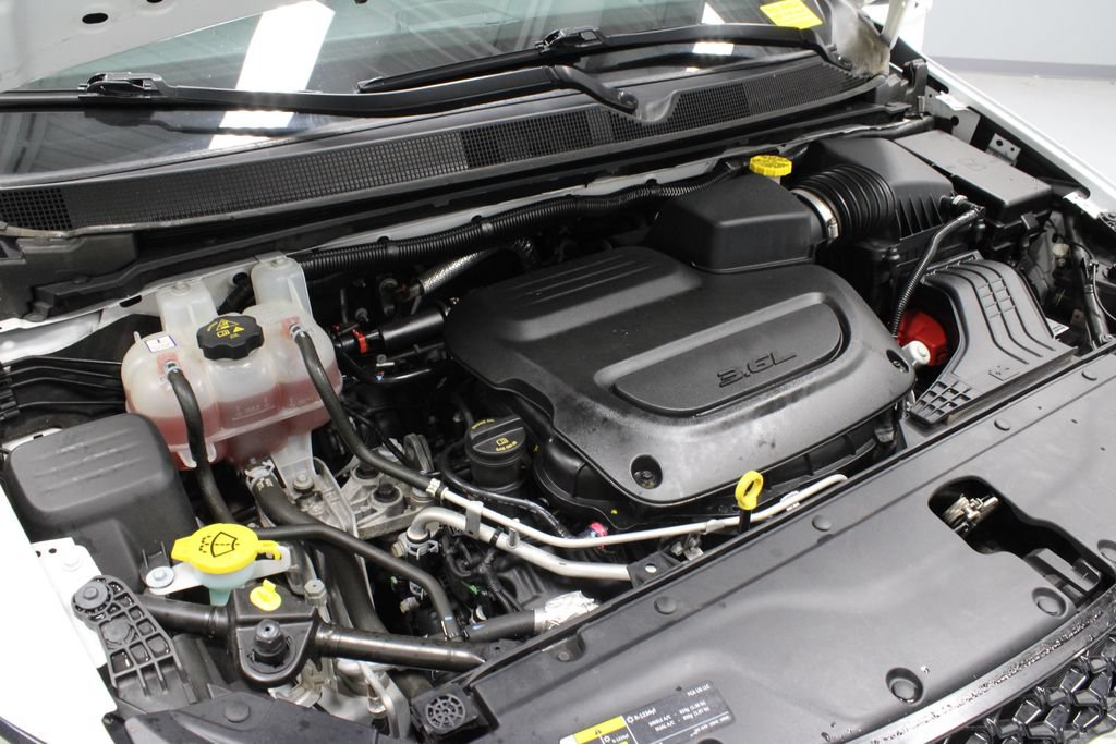 Used 2023 Chrysler Pacifica Touring-L FWD image 15