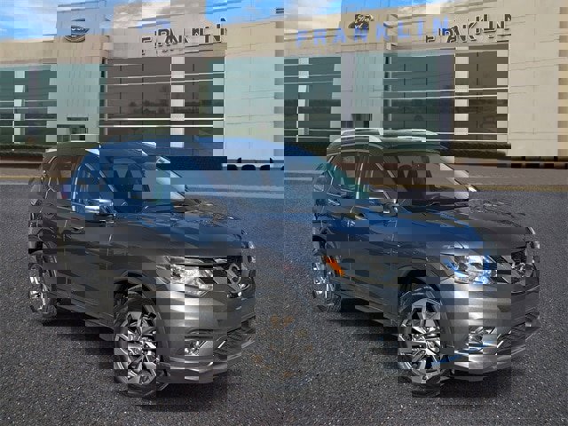 Used 2016 Nissan Rogue SL w/ SL Premium Package image 1