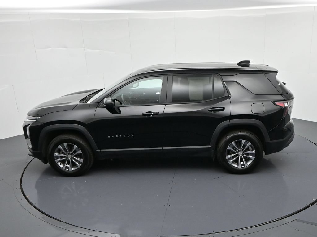Used 2026 Chevrolet Equinox LT AWD/4WD image 19