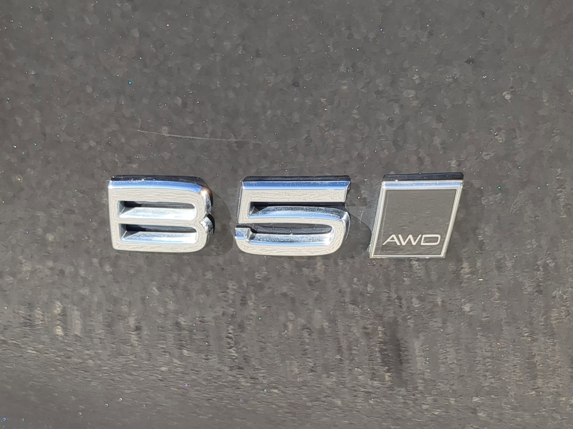 Used 2025 Volvo XC40 B5 Core image 40