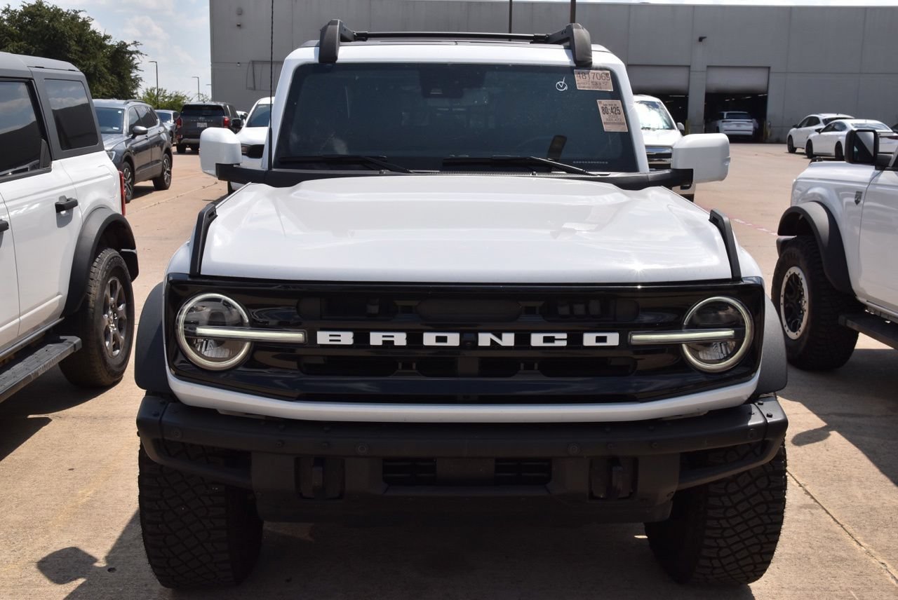 Certified 2023 Ford Bronco Outer Banks w/ Sasquatch Package AWD/4WD image 3