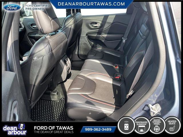 Used 2019 Jeep Cherokee Trailhawk w/ Comfort & Convenience Group AWD/4WD image 4