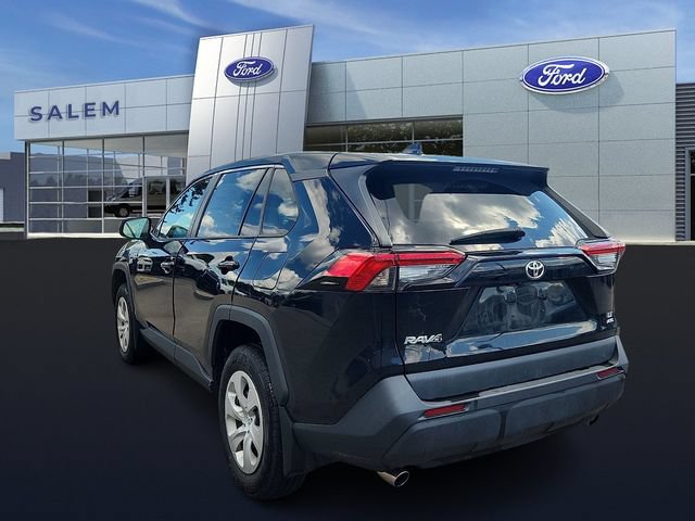 Used 2023 Toyota RAV4 LE AWD/4WD image 4