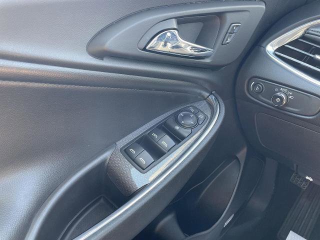 Used 2018 Chevrolet Malibu LT w/ Leather Package image 29