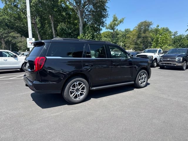 Certified 2025 Ford Expedition Active AWD/4WD image 8