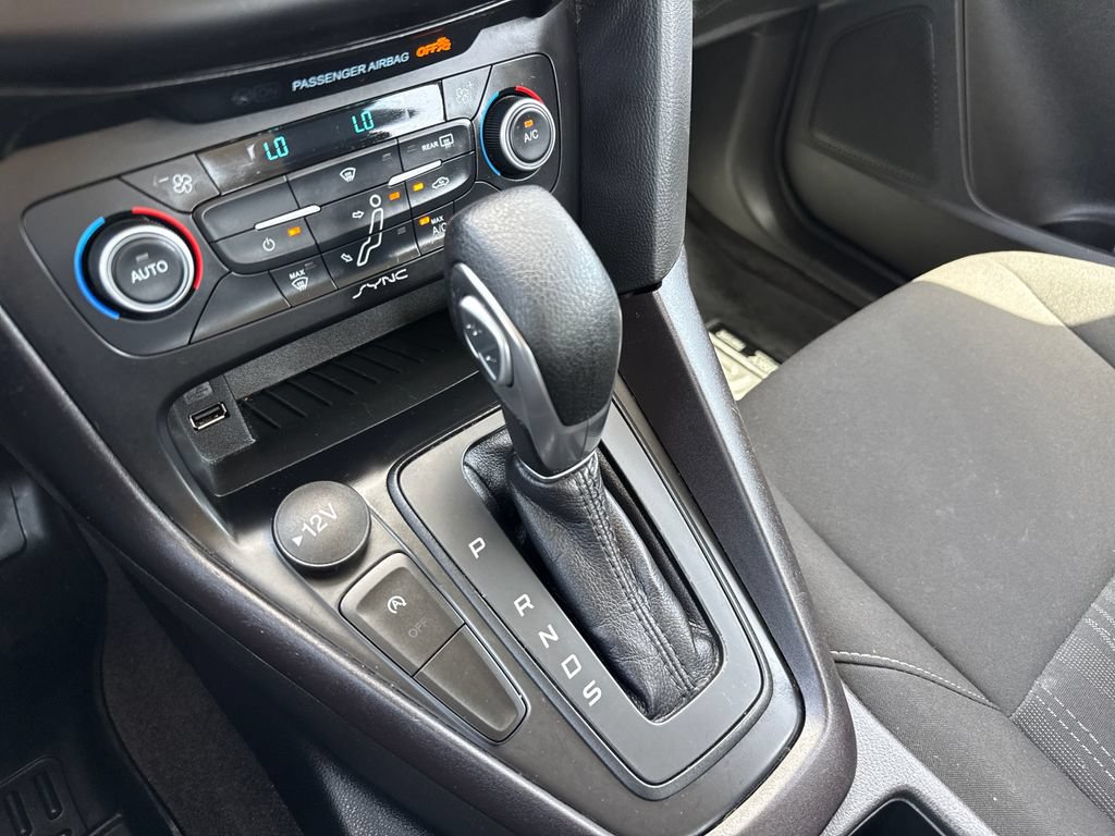 Certified 2018 Ford Focus SE w/ SE Appearance Package FWD image 23