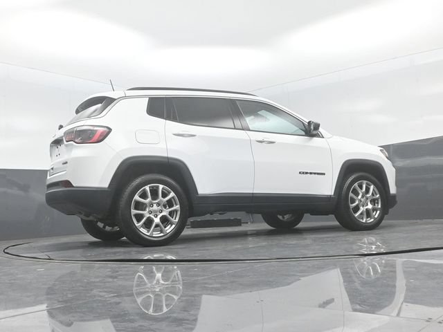 Used 2022 Jeep Compass Latitude AWD/4WD image 24