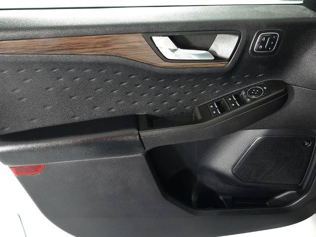 Certified 2020 Ford Escape Titanium AWD/4WD image 11