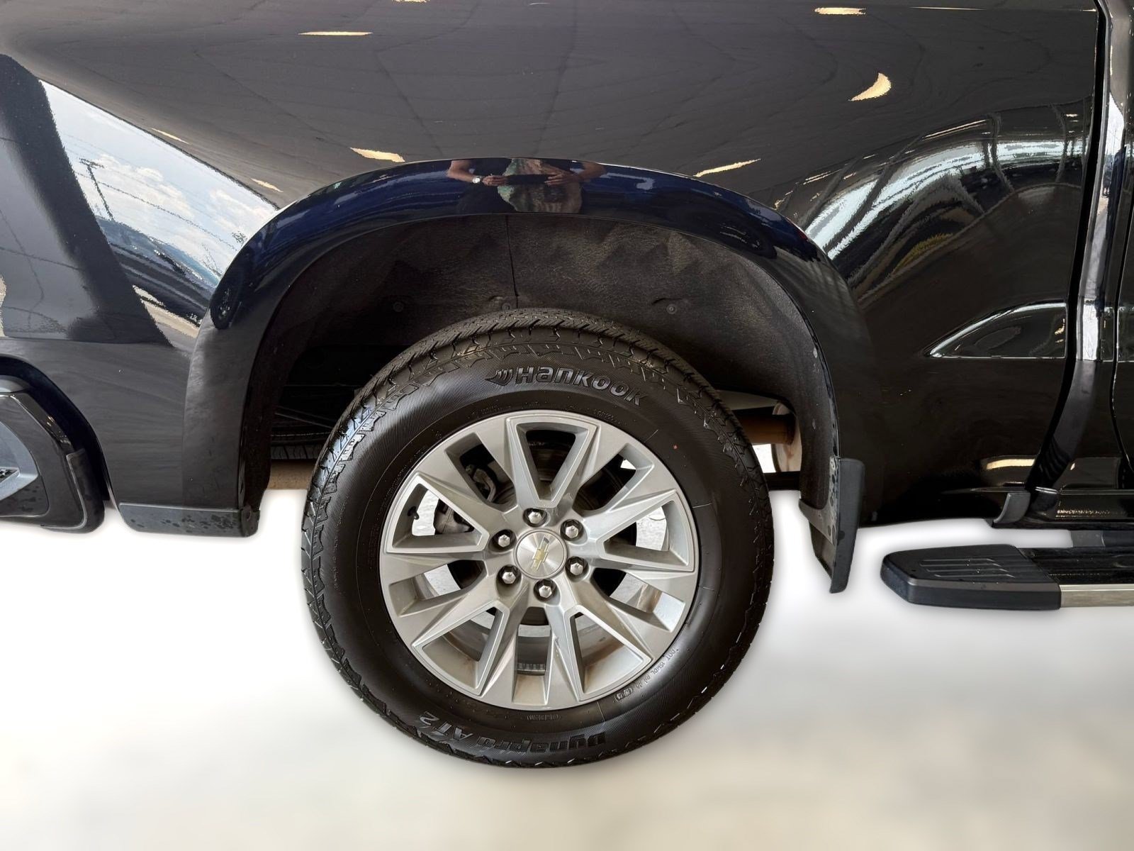 Used 2021 Chevrolet Silverado 1500 High Country AWD/4WD image 13