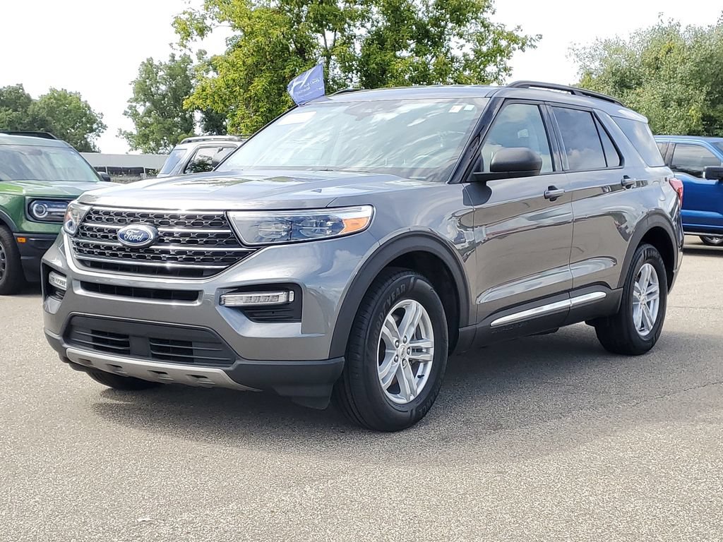 Certified 2023 Ford Explorer XLT w/ Equipment Group 202A AWD/4WD image 2
