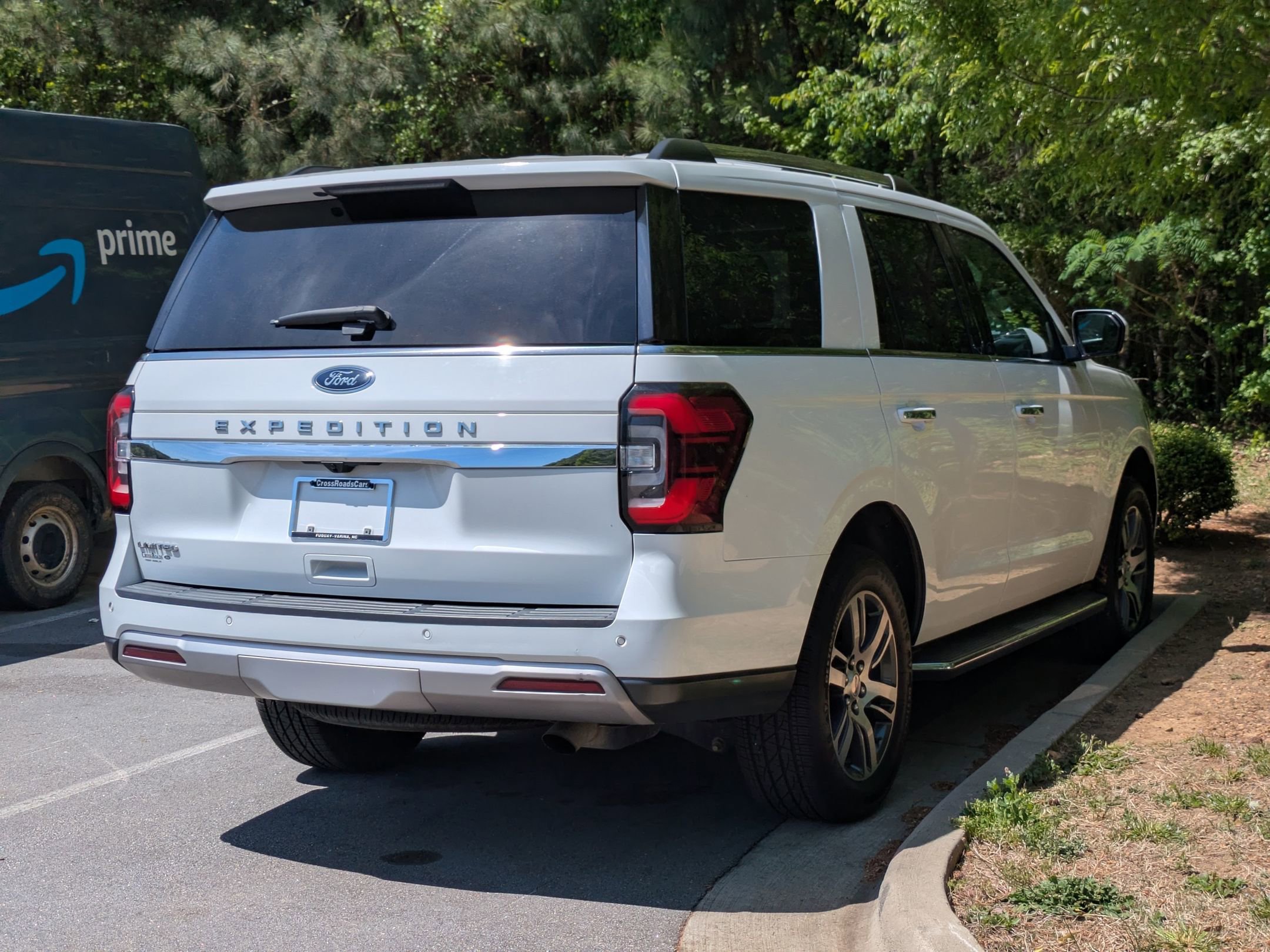 Certified 2022 Ford Expedition Limited AWD/4WD image 3