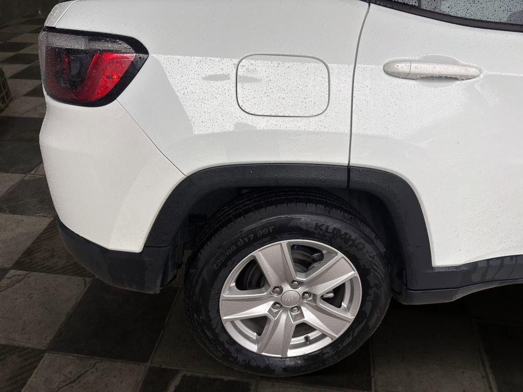 Used 2022 Jeep Compass Latitude FWD image 8