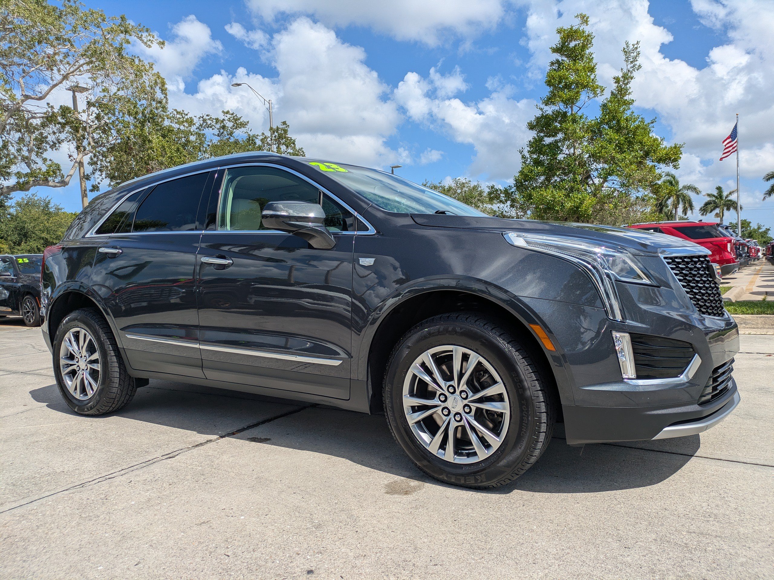Used 2023 Cadillac XT5 Premium Luxury FWD image 2