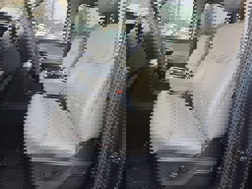 Certified 2025 Ford Expedition Active image 32