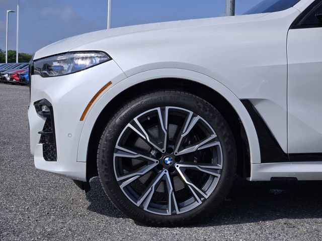Used 2022 BMW X7 M50i AWD/4WD image 9