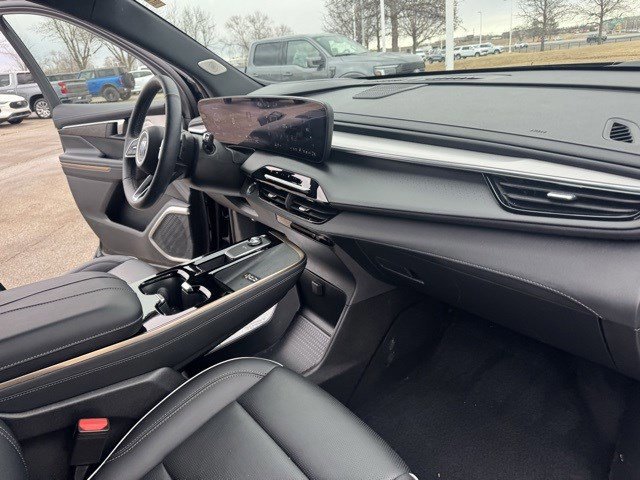 Used 2025 Buick Enclave Avenir w/ Trailering Package, 5000 lbs. image 38