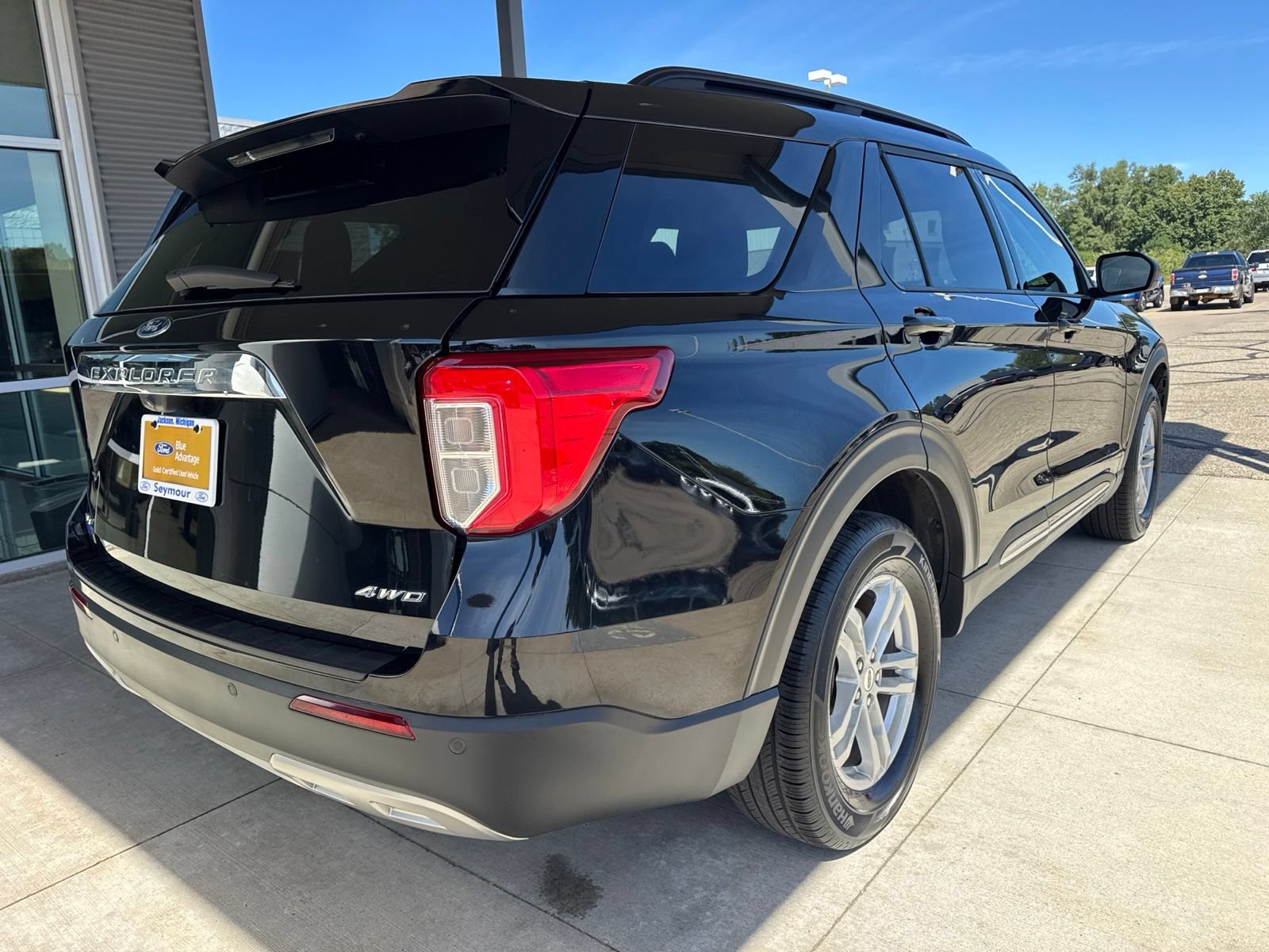 Certified 2024 Ford Explorer XLT w/ Equipment Group 202A AWD/4WD image 8