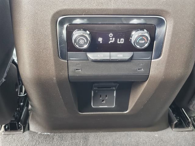 Used 2025 Chevrolet Tahoe LS image 19