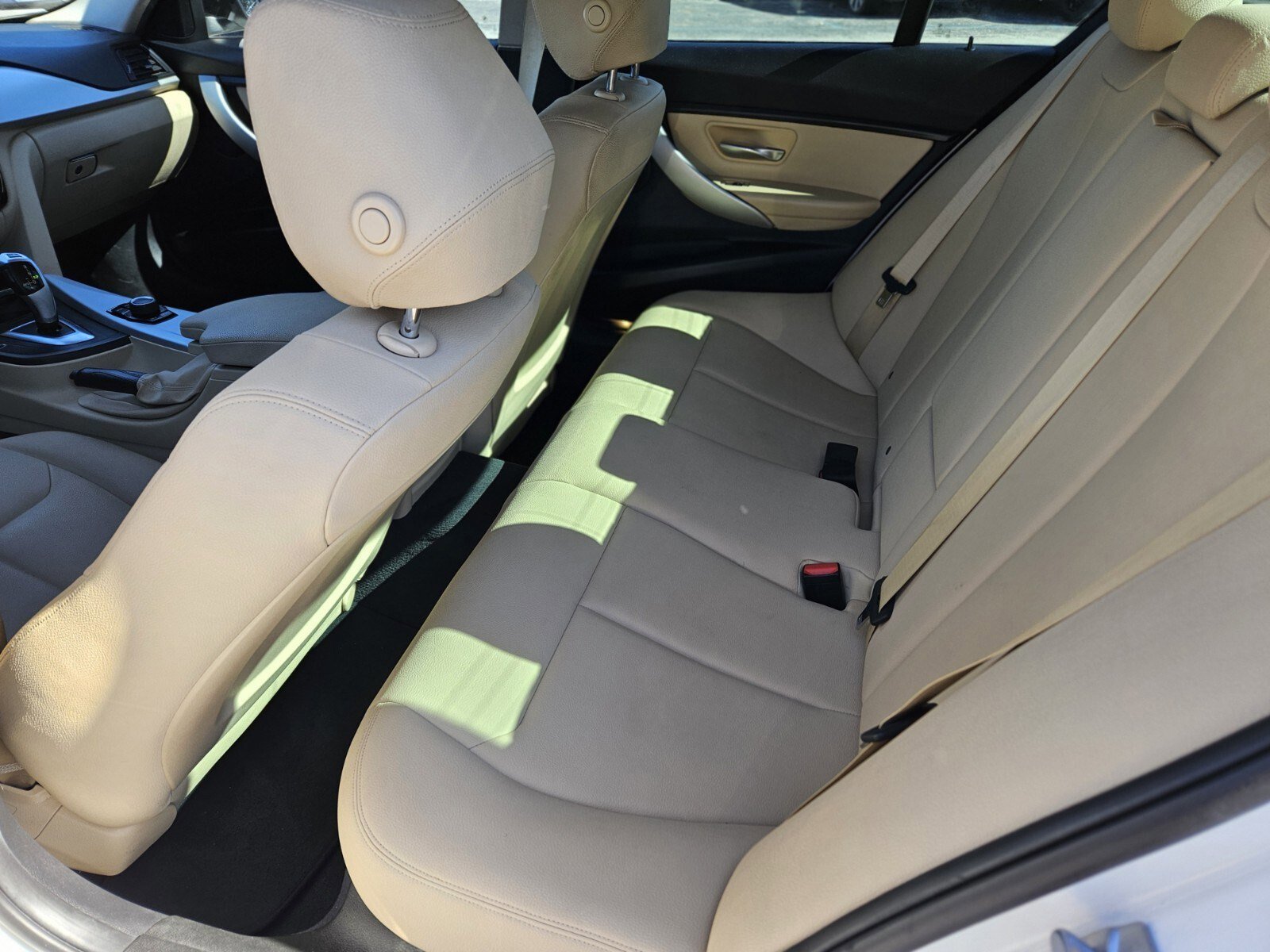 Used 2018 BMW 320i Sedan image 17